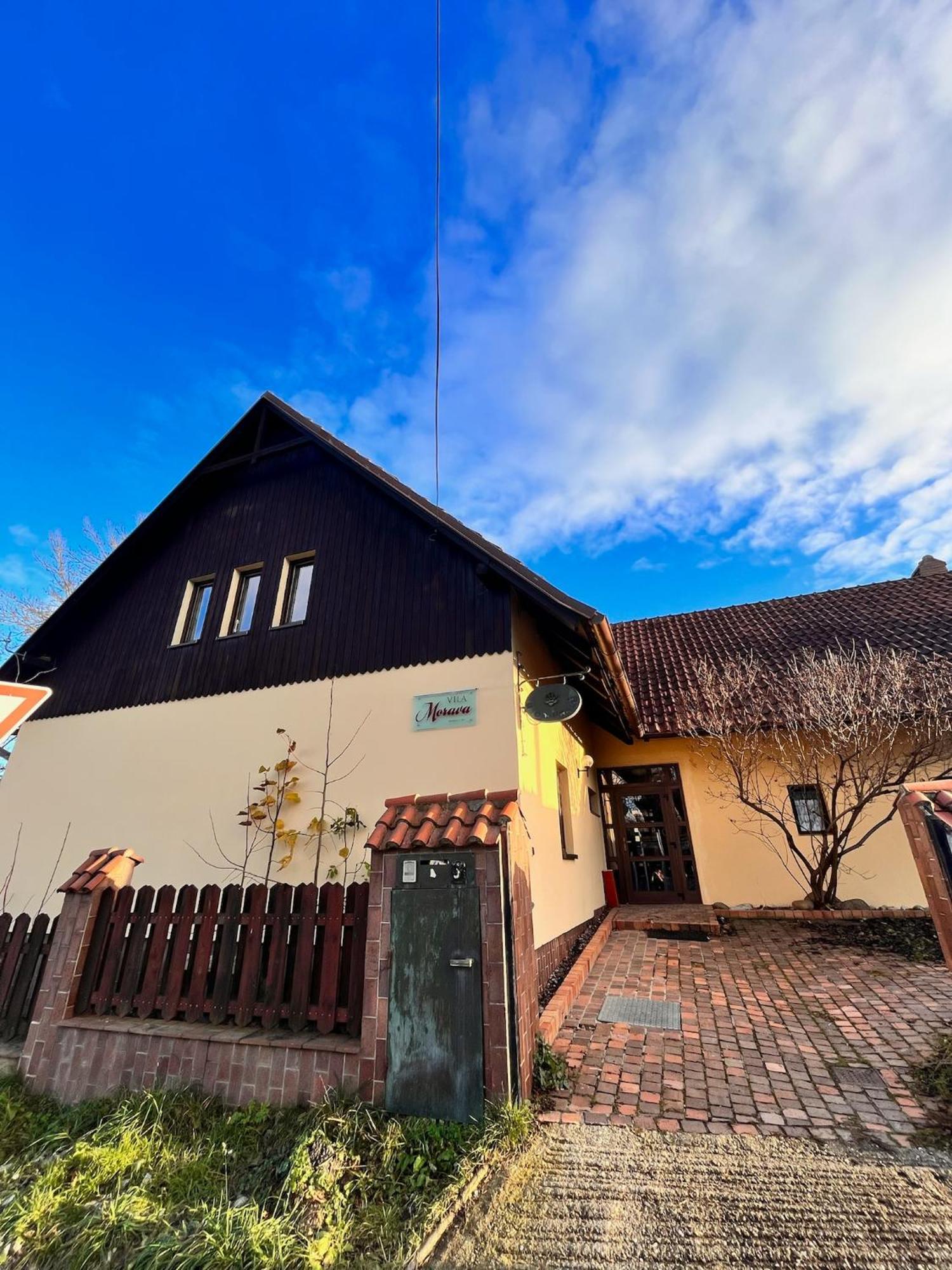 Vila Morava Hotell Liptovský Mikuláš Eksteriør bilde